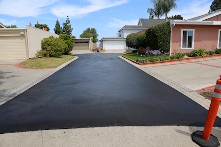 The Complete Guide to Driveway & Parking Lot Sealcoating in New Jersey